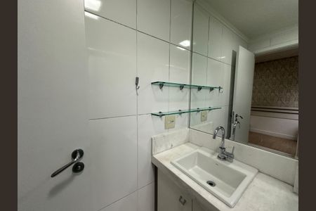 Apartamento para alugar com 62m², 2 quartos e 1 vaga Apartamento para alugar com 62m², 2 quartos e 1 vagaBanheiro da Suíte