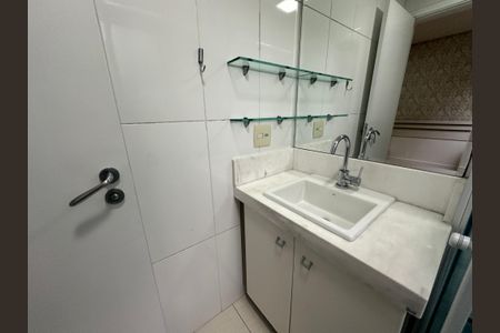 Apartamento para alugar com 62m², 2 quartos e 1 vaga Apartamento para alugar com 62m², 2 quartos e 1 vagaBanheiro da Suíte