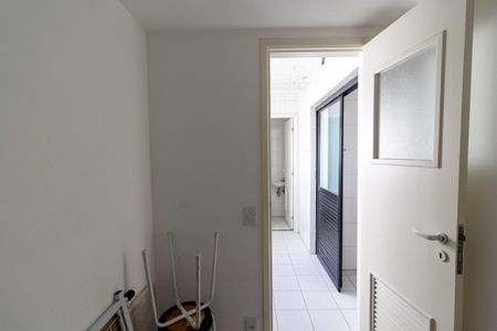Apartamento à venda com 95m², 3 quartos e 2 vagas Apartamento à venda com 95m², 3 quartos e 2 vagasQuarto de Serviço