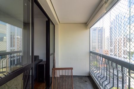 Apartamento à venda com 95m², 3 quartos e 2 vagas Apartamento à venda com 95m², 3 quartos e 2 vagasVaranda