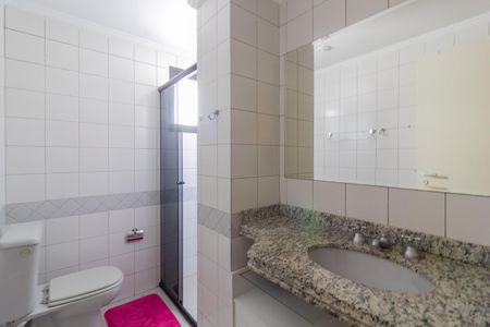 Apartamento à venda com 95m², 3 quartos e 2 vagas Apartamento à venda com 95m², 3 quartos e 2 vagasBanheiro da Suíte