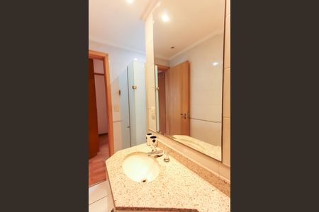 Apartamento à venda com 90m², 3 quartos e 2 vagas Apartamento à venda com 90m², 3 quartos e 2 vagasBanheiro da Suíte 2