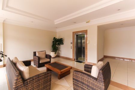 Apartamento à venda com 90m², 3 quartos e 2 vagas Apartamento à venda com 90m², 3 quartos e 2 vagasHall