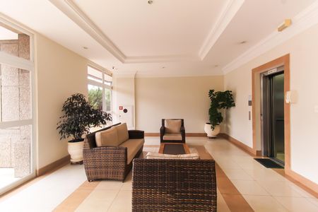 Apartamento à venda com 90m², 3 quartos e 2 vagas Apartamento à venda com 90m², 3 quartos e 2 vagasHall