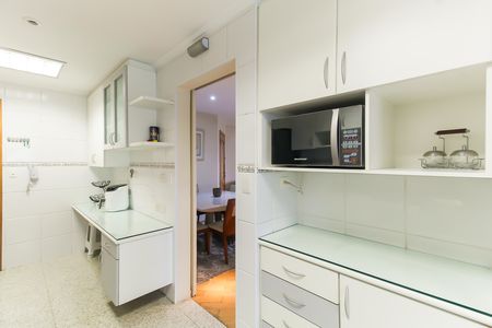 Apartamento à venda com 90m², 3 quartos e 2 vagas Apartamento à venda com 90m², 3 quartos e 2 vagasCozinha