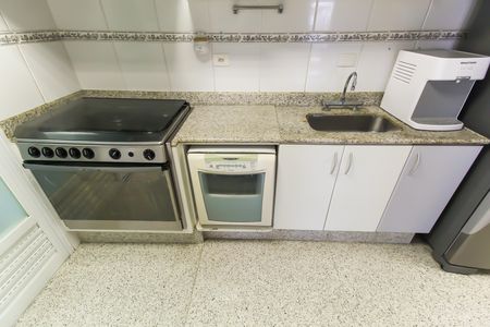 Apartamento à venda com 90m², 3 quartos e 2 vagas Apartamento à venda com 90m², 3 quartos e 2 vagasCozinha