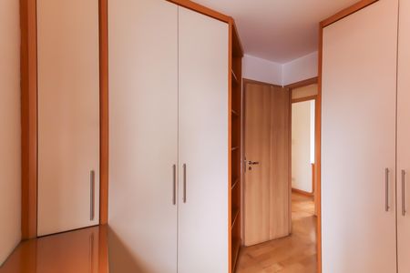 Apartamento à venda com 90m², 3 quartos e 2 vagas Apartamento à venda com 90m², 3 quartos e 2 vagas Suíte 2
