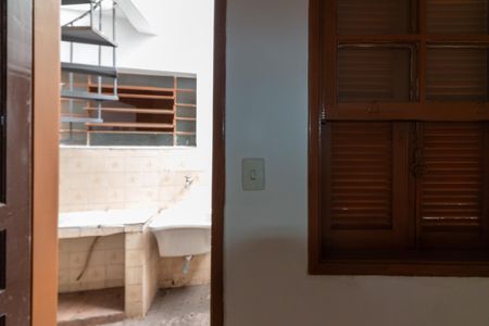 Casa para alugar com 76m², 2 quartos e 1 vaga Casa para alugar com 76m², 2 quartos e 1 vagaEdícula