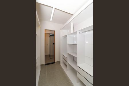 Apartamento à venda com 85m², 2 quartos e sem vaga Apartamento à venda com 85m², 2 quartos e sem vagaCloset da suíte