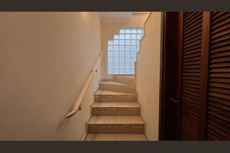 Casa para alugar com 246m², 3 quartos e 3 vagas Casa para alugar com 246m², 3 quartos e 3 vagasCorredor