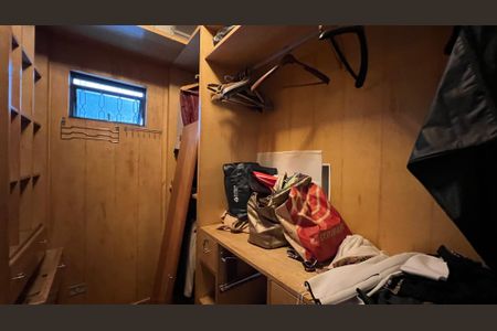 Casa para alugar com 246m², 3 quartos e 3 vagas Casa para alugar com 246m², 3 quartos e 3 vagasCloset da suíte 3