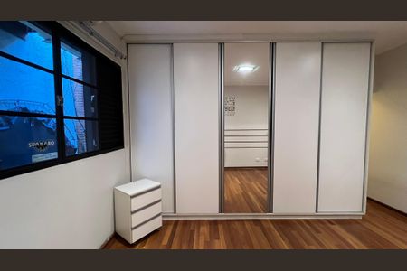 Casa para alugar com 246m², 3 quartos e 3 vagas Casa para alugar com 246m², 3 quartos e 3 vagasBanheiro da Suíte 2