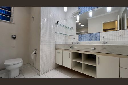 Casa para alugar com 246m², 3 quartos e 3 vagas Casa para alugar com 246m², 3 quartos e 3 vagasBanheiro da Suíte 2