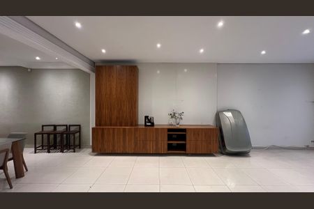 Casa para alugar com 246m², 3 quartos e 3 vagas Casa para alugar com 246m², 3 quartos e 3 vagasSala