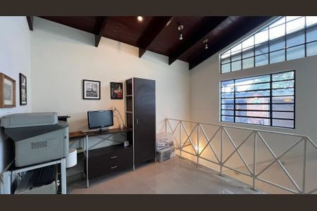 Casa para alugar com 246m², 3 quartos e 3 vagas Casa para alugar com 246m², 3 quartos e 3 vagasCorredor