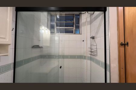 Casa para alugar com 246m², 3 quartos e 3 vagas Casa para alugar com 246m², 3 quartos e 3 vagasBanheiro da Suíte 1