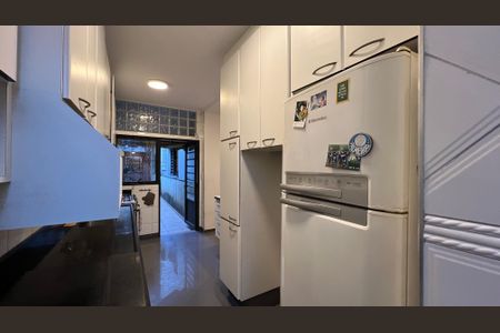 Casa para alugar com 246m², 3 quartos e 3 vagas Casa para alugar com 246m², 3 quartos e 3 vagasCozinha