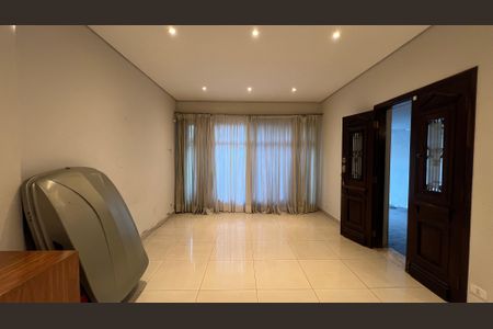 Casa para alugar com 246m², 3 quartos e 3 vagas Casa para alugar com 246m², 3 quartos e 3 vagasSala