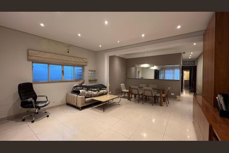 Casa para alugar com 246m², 3 quartos e 3 vagas Casa para alugar com 246m², 3 quartos e 3 vagasSala