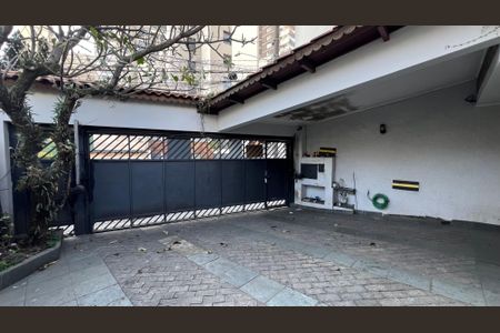 Casa para alugar com 246m², 3 quartos e 3 vagas Casa para alugar com 246m², 3 quartos e 3 vagasGaragem