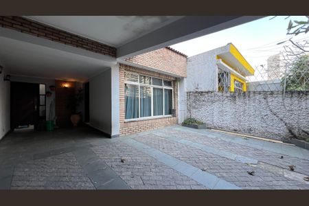 Casa para alugar com 246m², 3 quartos e 3 vagas Casa para alugar com 246m², 3 quartos e 3 vagasGaragem