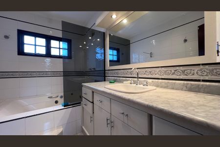 Casa para alugar com 246m², 3 quartos e 3 vagas Casa para alugar com 246m², 3 quartos e 3 vagasBanheiro da Suíte 3