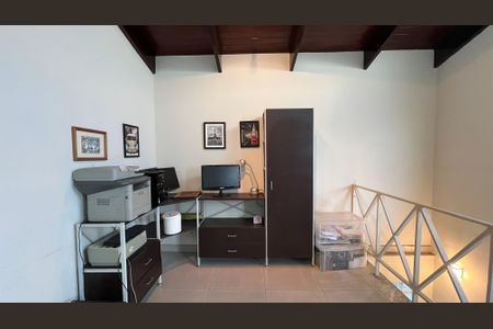 Casa para alugar com 246m², 3 quartos e 3 vagas Casa para alugar com 246m², 3 quartos e 3 vagasCorredor