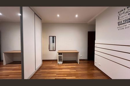 Casa para alugar com 246m², 3 quartos e 3 vagas Casa para alugar com 246m², 3 quartos e 3 vagasSuíte 2