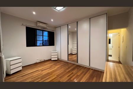 Casa para alugar com 246m², 3 quartos e 3 vagas Casa para alugar com 246m², 3 quartos e 3 vagasSuíte 2