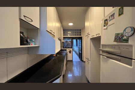 Casa para alugar com 246m², 3 quartos e 3 vagas Casa para alugar com 246m², 3 quartos e 3 vagasCozinha