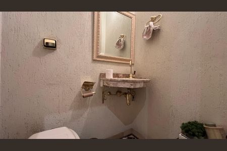 Casa para alugar com 246m², 3 quartos e 3 vagas Casa para alugar com 246m², 3 quartos e 3 vagasLavabo da Sala