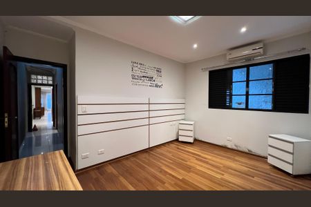 Casa para alugar com 246m², 3 quartos e 3 vagas Casa para alugar com 246m², 3 quartos e 3 vagasSuíte 2