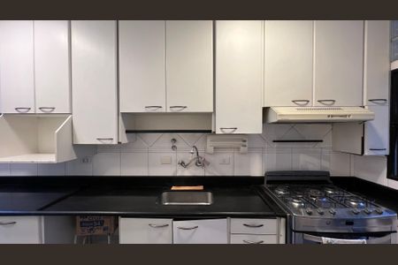 Casa para alugar com 246m², 3 quartos e 3 vagas Casa para alugar com 246m², 3 quartos e 3 vagasCozinha