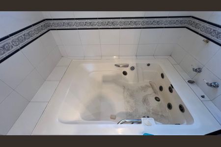 Casa para alugar com 246m², 3 quartos e 3 vagas Casa para alugar com 246m², 3 quartos e 3 vagasBanheiro da Suíte 3