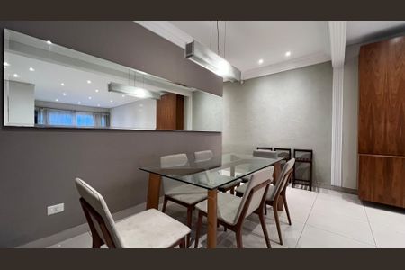 Casa para alugar com 246m², 3 quartos e 3 vagas Casa para alugar com 246m², 3 quartos e 3 vagasSala de Jantar