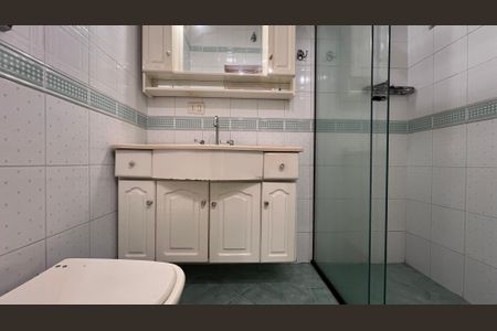 Casa para alugar com 246m², 3 quartos e 3 vagas Casa para alugar com 246m², 3 quartos e 3 vagasBanheiro da Suíte 1