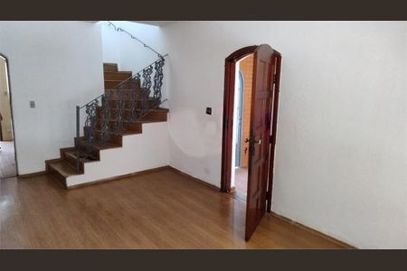 Casa à venda com 95m², 2 quartos e 2 vagas