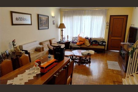 Casa à venda com 220m², 3 quartos e 2 vagas