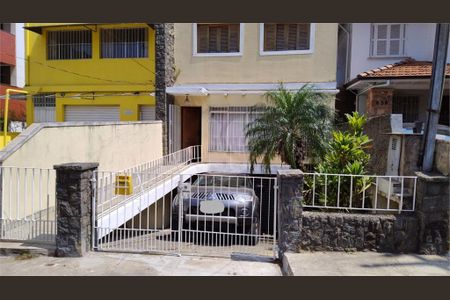 Casa à venda com 220m², 3 quartos e 2 vagas