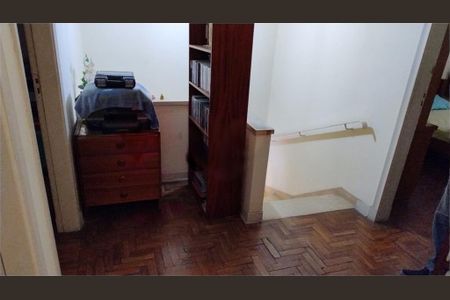 Casa à venda com 220m², 3 quartos e 2 vagas