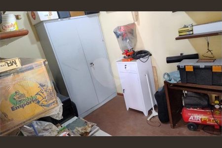 Casa à venda com 220m², 3 quartos e 2 vagas