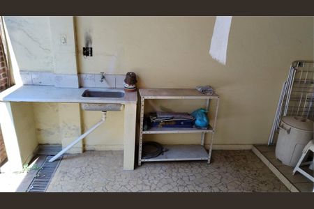 Casa à venda com 220m², 3 quartos e 2 vagas