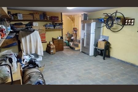 Casa à venda com 220m², 3 quartos e 2 vagas