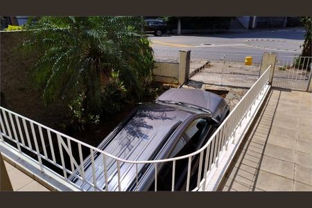 Casa à venda com 220m², 3 quartos e 2 vagas