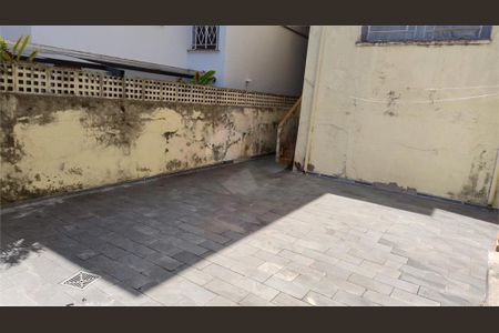 Casa à venda com 220m², 3 quartos e 2 vagas