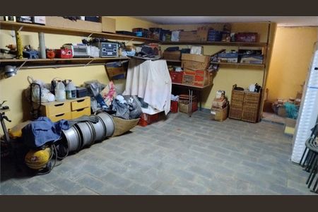 Casa à venda com 220m², 3 quartos e 2 vagas