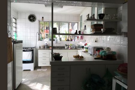 Casa à venda com 169m², 3 quartos e 1 vaga