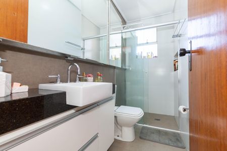 Apartamento à venda com 100m², 3 quartos e 2 vagasBanheiro 