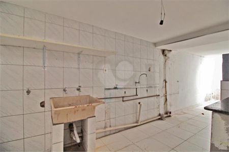 Casa à venda com 172m², 2 quartos e 2 vagas