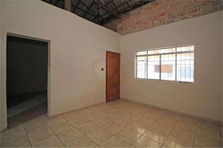 Casa à venda com 172m², 2 quartos e 2 vagas
